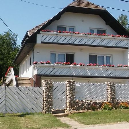 Betti Vendeghaz Daire Alsópáhok Dış mekan fotoğraf